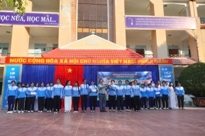SÔI NỔI GIẢI BÓNG ĐÁ MINI NAM – NỮ TRƯỜNG THCS–THPT NGÔ MÂY
