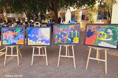Học sinh tham gia cuộc thi vẽ tranh chào mừng Đại hội Đảng bộ